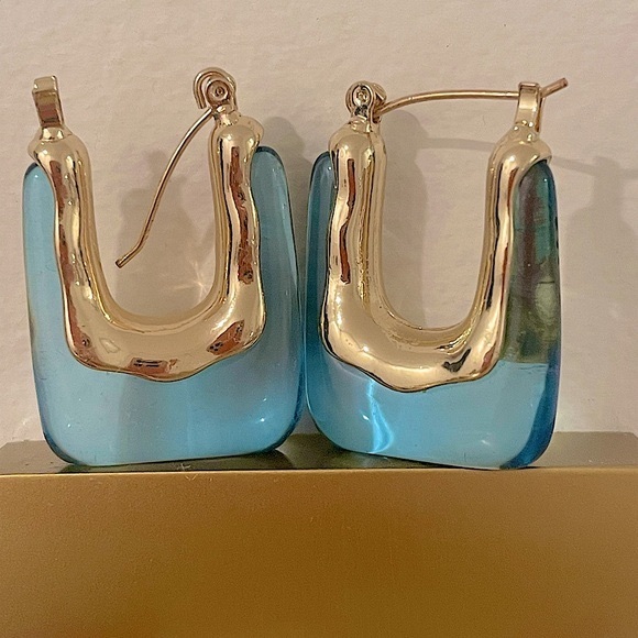 NIB blue glass gold tone square drop earrings pierced ears bar hinged back hook - Picture 6 of 7